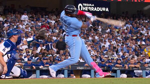 토론토 2승 2패…오타니 상대 투런 홈런