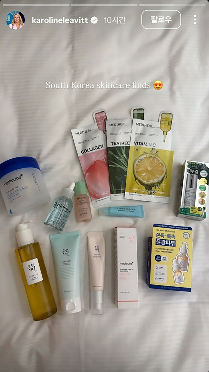 레빗 백악관 대변인이 29일 SNS에 올린 한국 화장품 인증사진 (사진=레빗 대변인 인스타그램 캡쳐, 연합뉴스)