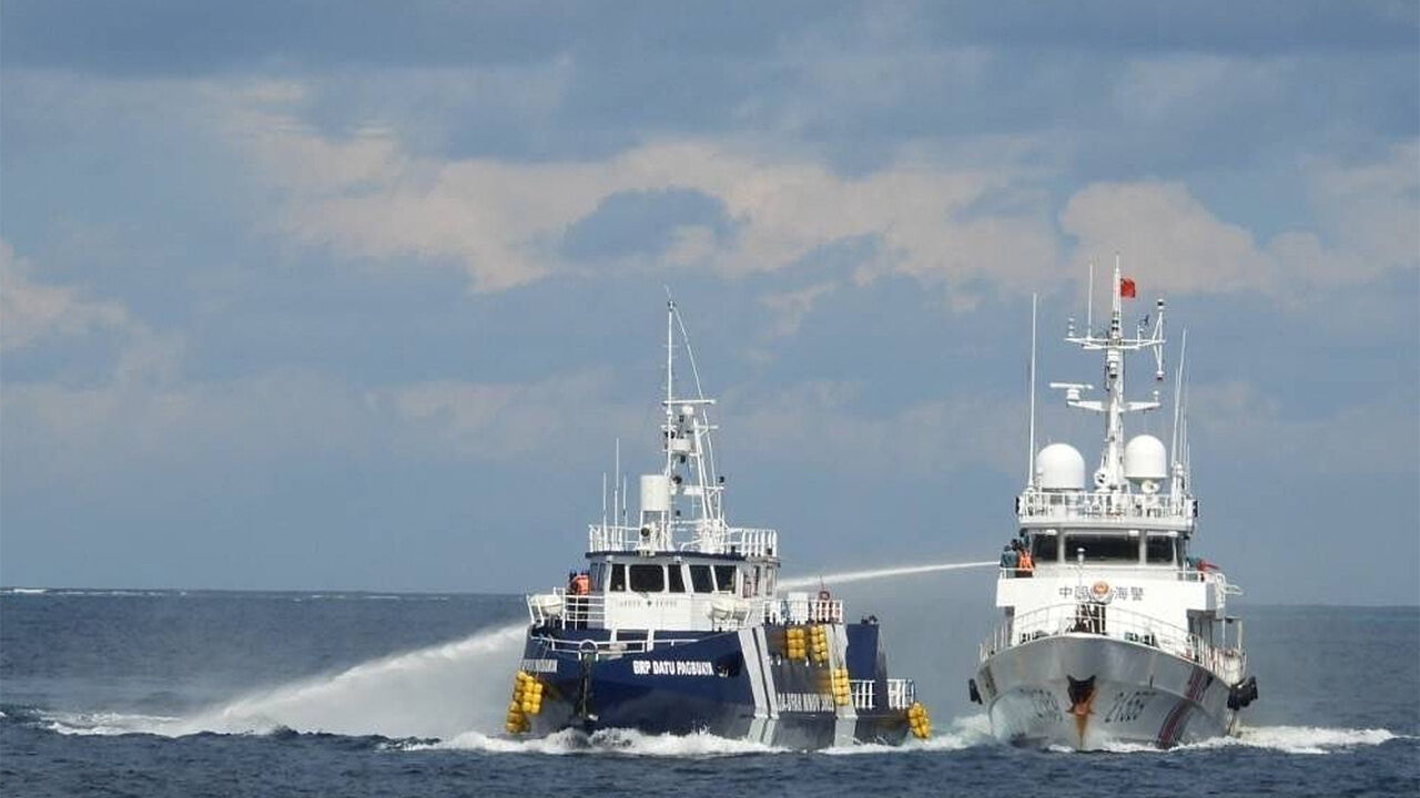 "미, 중국 남중국해 도발 대응 '무력시위' 작전 준비"