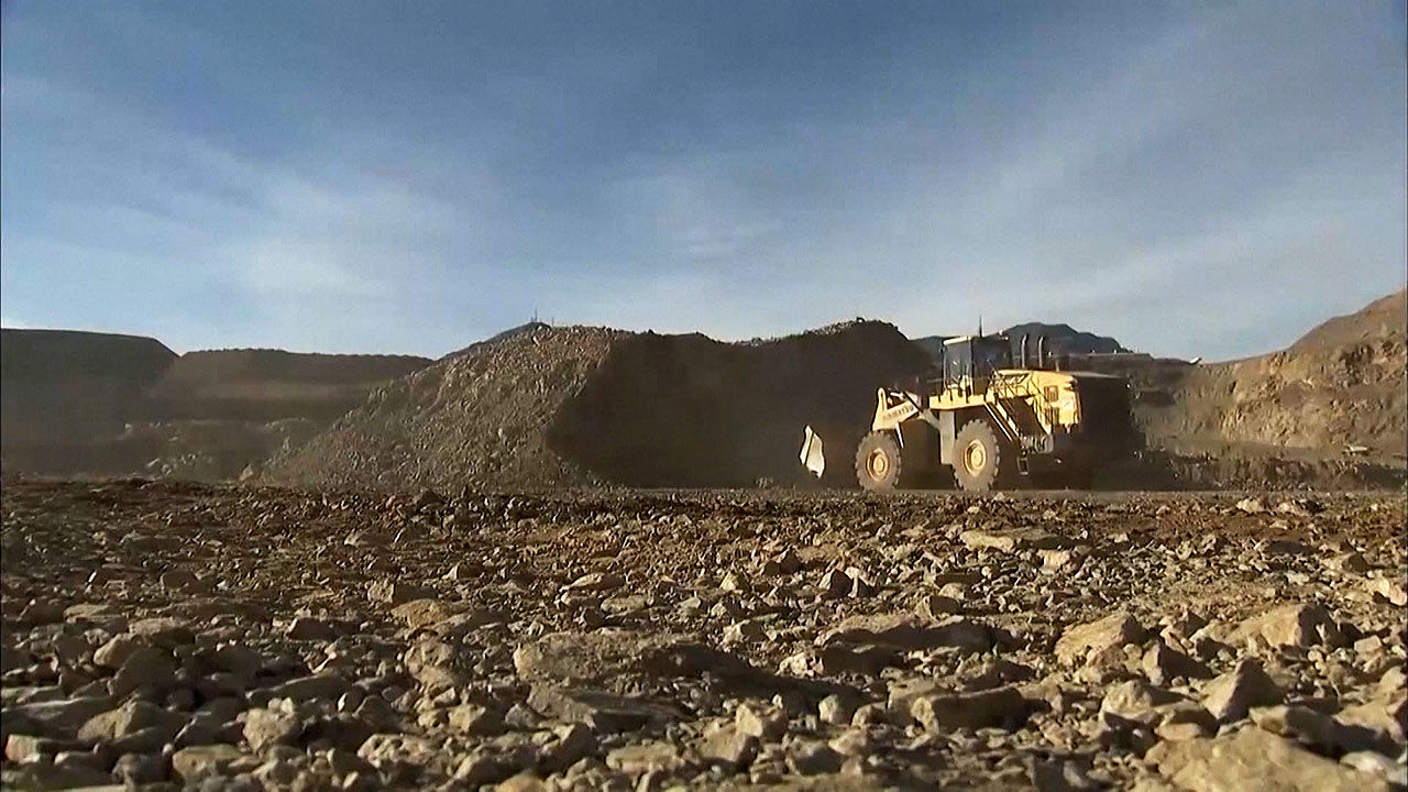 "중국, 미군 관련 기업에는 희토류 수출 통제 검토"