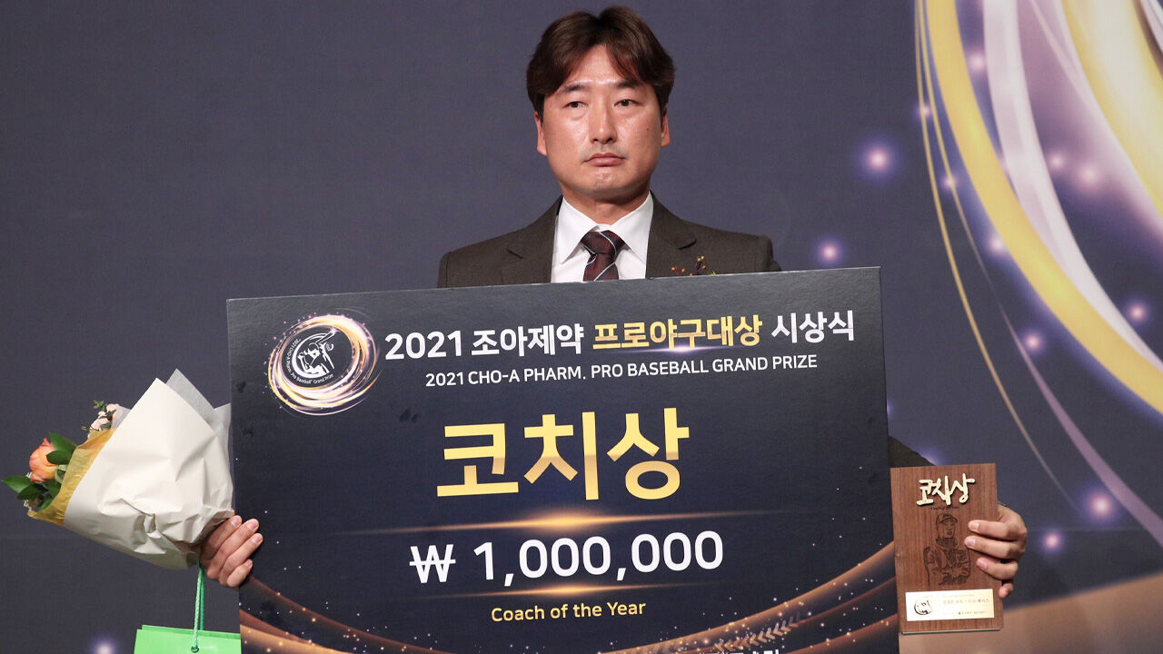 프로야구 두산, 정재훈 투수코치 영입…2년 만에 친정 복귀