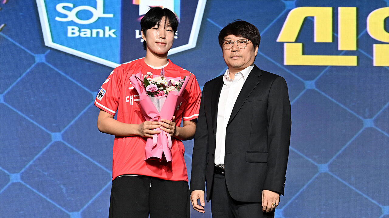 대구시청 1순위 신인 고채은(왼쪽)과 이재서 감독