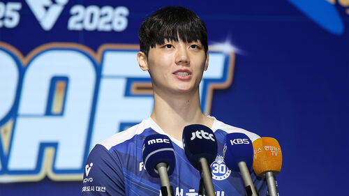 '해외파 신인' 이우진, 선수 등록 완료…V리그 데뷔 임박