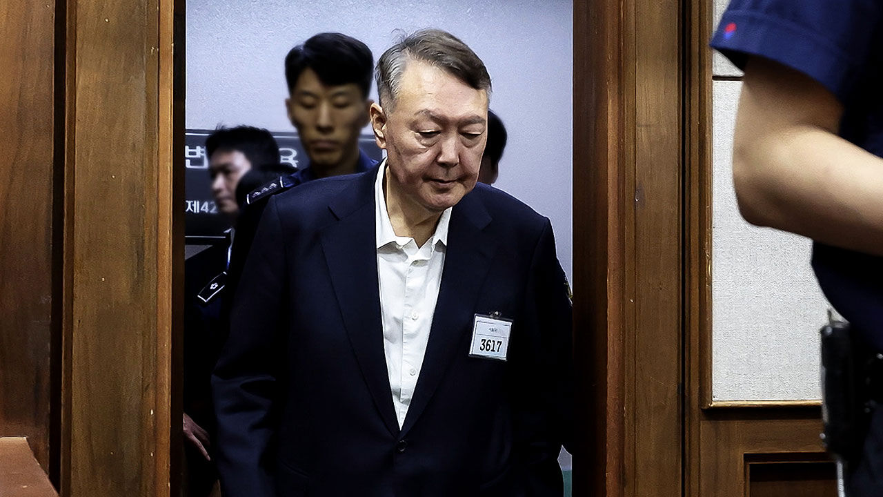 윤, 체포 방해 혐의 재판도 출석한다…김성훈 증인신문 예정