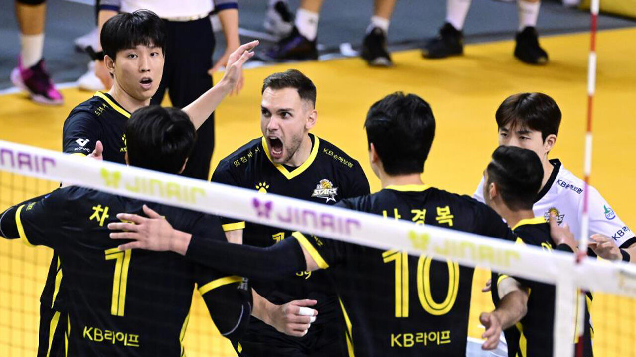 '비예나 21점' KB손보, OK저축은행 완파…2연승으로 2위