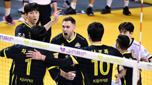 '비예나 21점' KB손보, OK저축은행 완파…2연승으로 2위