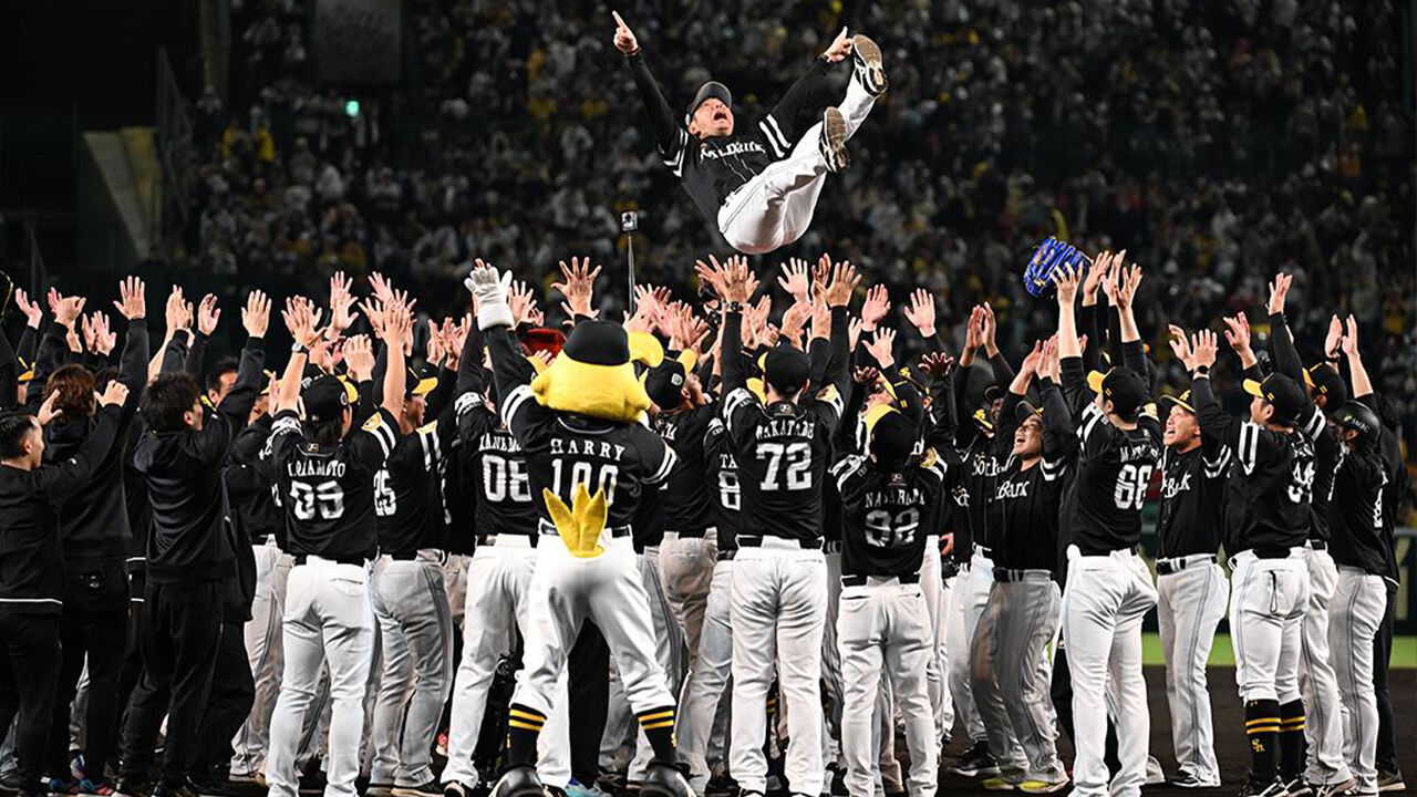 소프트뱅크, 5년 만에 일본시리즈 우승…한신에 극적인 역전승