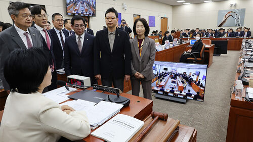 국힘, 최민희 '결혼식 논란 사과'에 "국민 우롱…사퇴해야"