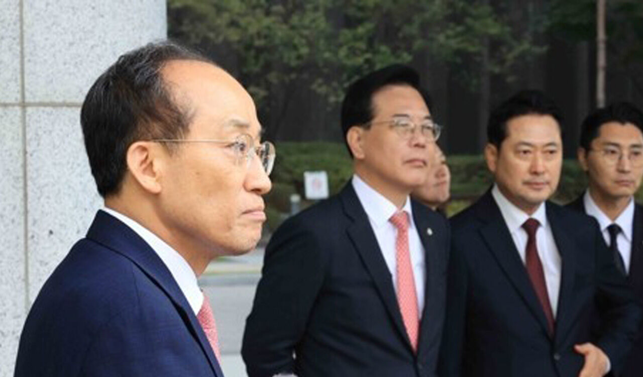 내란특검, '국회 계엄해제 방해 의혹' 추경호 23시간 밤샘조사