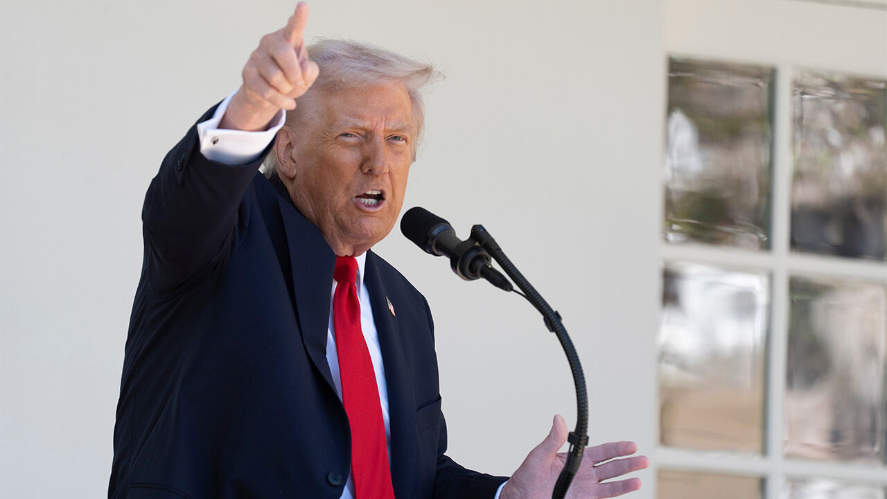 트럼프 "핵옵션 쓰라"…당에 셧다운 중단 일방처리 요구