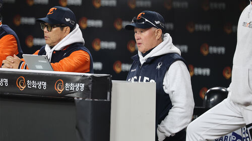 김경문 한화 감독 "류현진 등 나올 수 있는 투수 모두 대기"