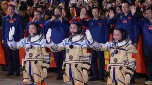 중국 유인우주선 '선저우 21호' 발사 성공…생쥐 4마리 우주서 사육