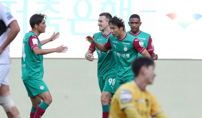 '환상 오버헤드킥' 쐐기골…대전 4연승