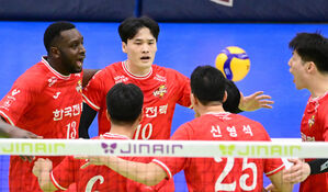 '베논 25점' 한국전력, 삼성화재에 역전승…3연패 끊고 첫 승