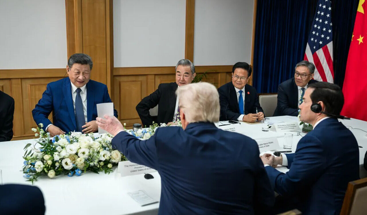 트럼프가 내민 종이 보고 시진핑 파안대소…무슨 내용이길래