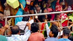 순식간에 2만 명 몰리더니…인도 사원서 또 압사 사고