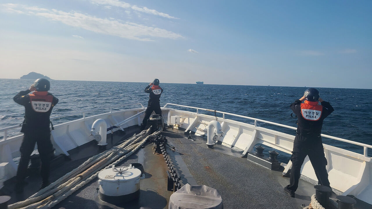 거제 홍도 해상서 낚시어선 60대 승객 실종…해경 수색