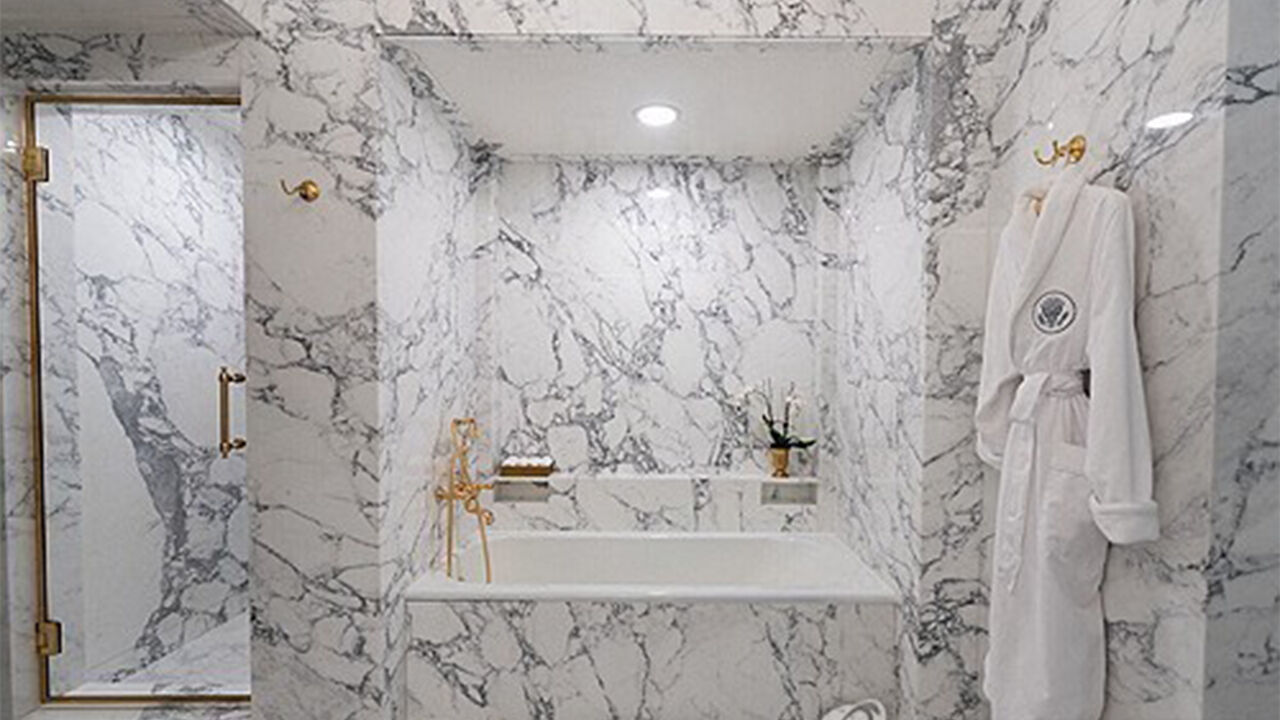 유광대리석·황금빛 번쩍…트럼프 백악관 '링컨 욕실' 리모델링