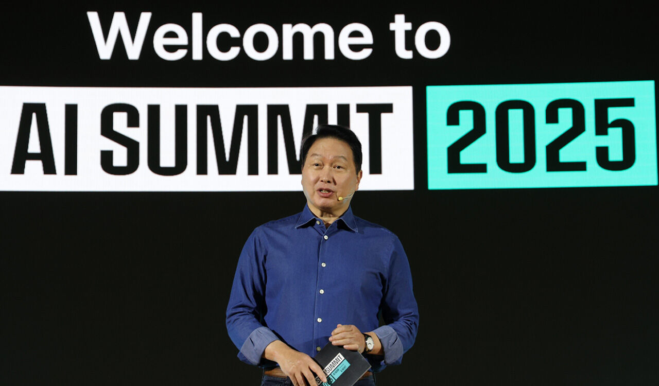 최태원 "젠슨 황, 더 이상 HBM 개발 재촉 안 해…한국 기술력 인정"