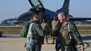 조종사 출신 한미 합참의장…전투기 타고 첫 연합 지휘비행