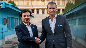 8년 만에 JSA 간 한미 국방…합참의장 F-16 우정 비행