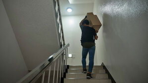 '새벽 배송 금지' 딜레마…"건강 보호" vs "일자리 축소"