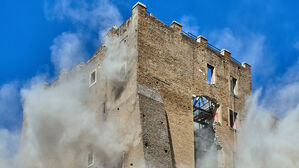 복원 공사 중인 로마 중세탑 일부 붕괴…작업자 1명 매몰