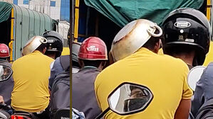 "웃을 일 아냐" 두 눈 의심…오토바이 헬멧 대신 냄비