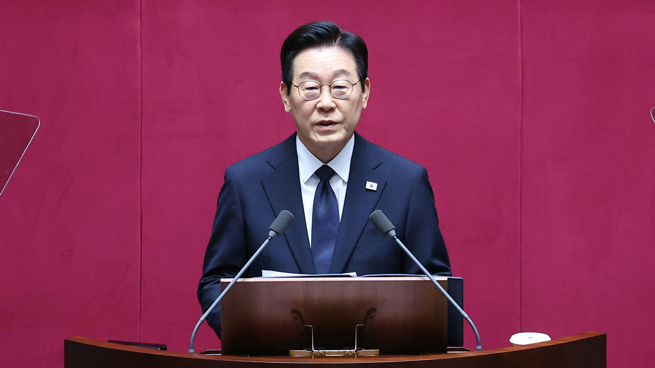 이 대통령 "AI시대 여는 대한민국 첫 예산…AI 고속도로 구축"