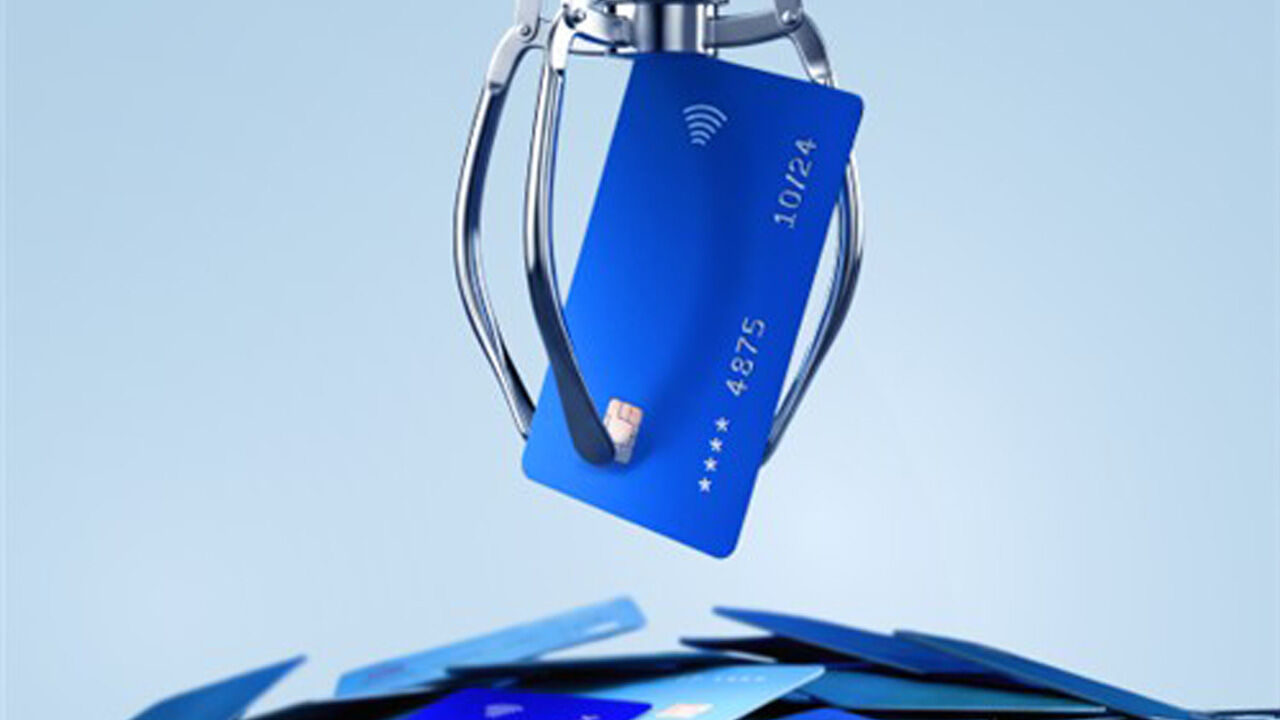 "다크웹서 한국인 신용카드 가격 168% 폭등"