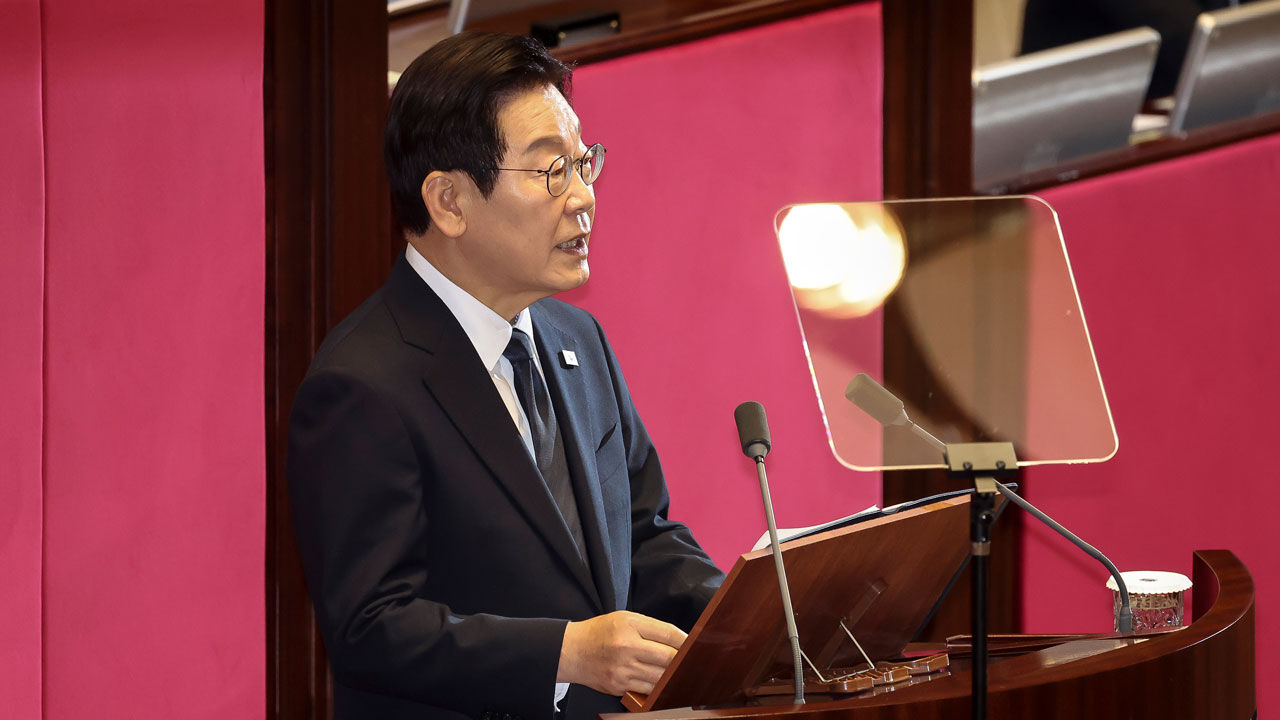 이 대통령 "AI시대 여는 대한민국 첫 예산…AI 고속도로 구축"