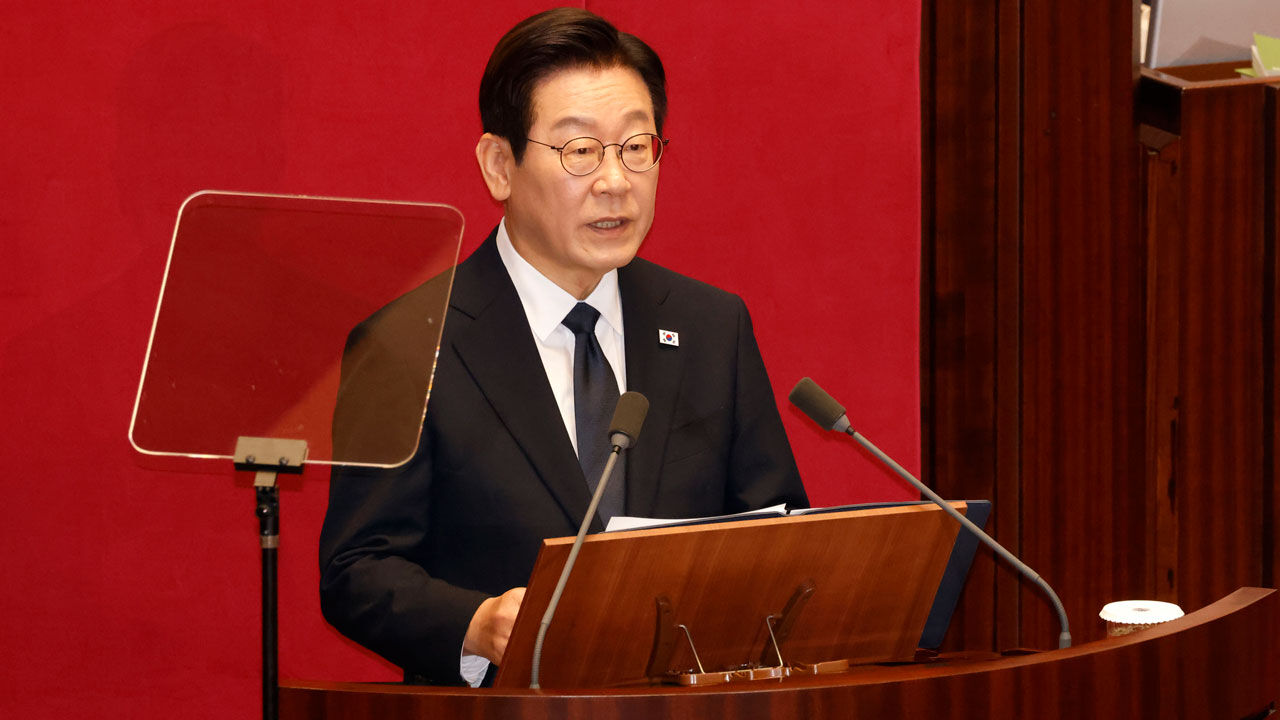 이 대통령 "국방 외부 의존은 자존심 문제…자주국방 실현"