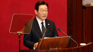 이 대통령 "국방 외부 의존은 자존심 문제…자주국방 실현"