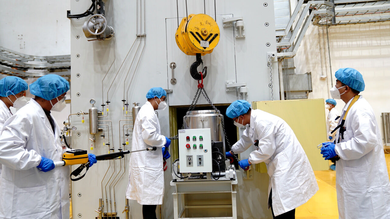 중국, 토륨 원자로 세계 최초 성공…"냉각재로 물 대신 소금 사용"