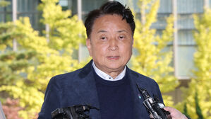 '오송참사 국조 위증 혐의' 김영환 충북지사 경찰 출석