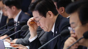 군 "원자력잠수함 우리 기술로 2030년대 중후반 진수 가능"