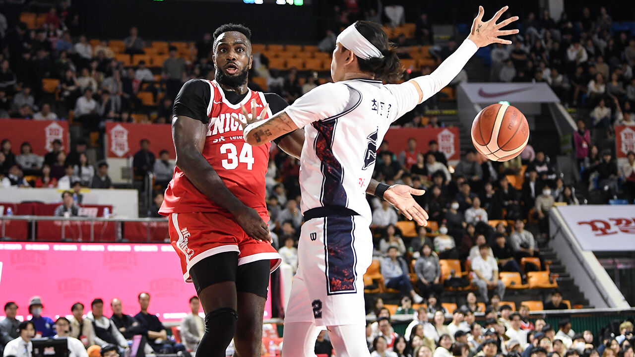 프로농구 SK, KCC 제압… '3경기 만에 복귀' 워니 17점