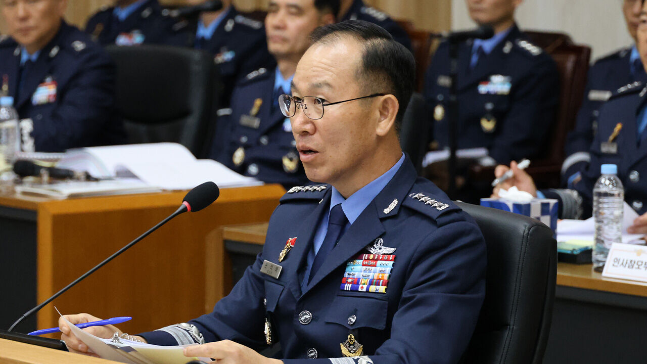 공군참모총장, 한국형 전투기 KF-21 시험비행