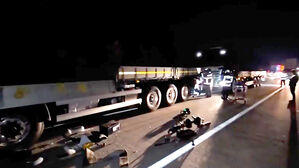 고장으로 갓길 선 화물차에 '쾅'&hellip;운전자&middot;동승자 등 3명 경상