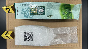 "뜯어보니 칭칭" 벌써 5번째…제주 바닷가 뒤집은 봉지