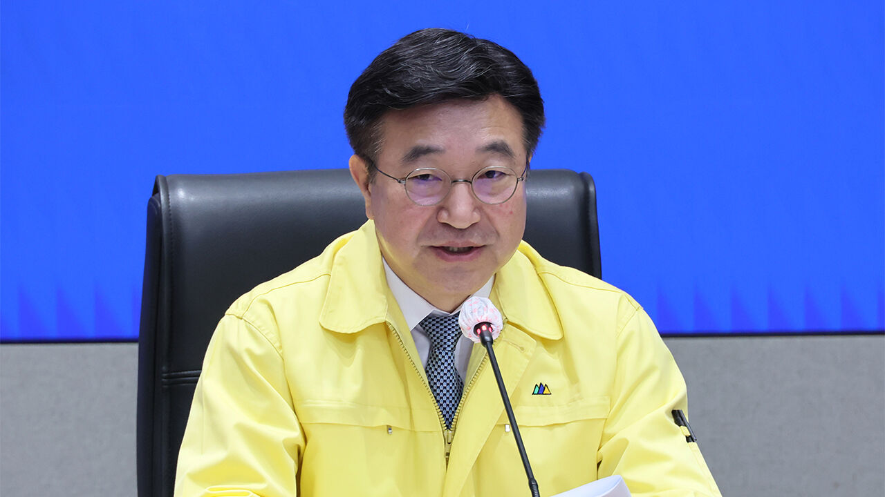 중대본 "행정시스템 복구율 95%…재난위기경보 심각→경계 하향"