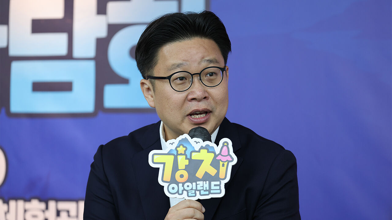 독도콘텐츠 홍보대사 서경덕 교수가 TV애니메이션 '강치아일랜드' 기자간담회에서 질문에 답하고 있다. (사진=연합뉴스)