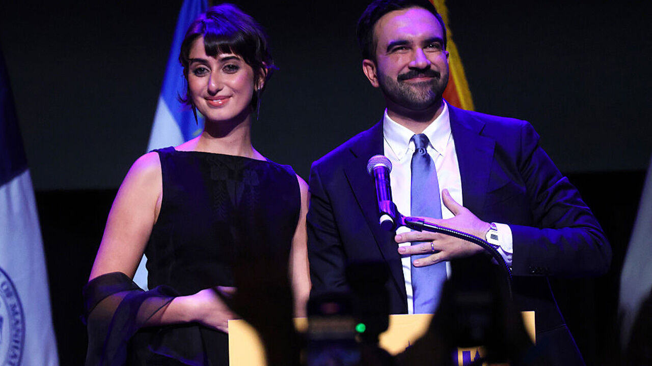 뉴욕시장 맘다니 아내는 28세의 미술가…SNS 팔로워 '54만'