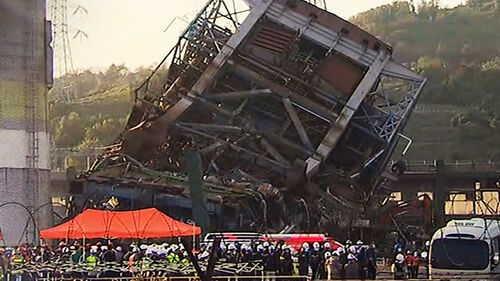 매몰자 2명 위치 확인해 구조 작업 중…밤샘 수색 돌입