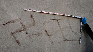 사람 피로 그린 '나치 낙서'…독일 주택가에 무더기 발견