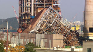 해체 쉽게 기둥 자르다가…25m 높이서 추락