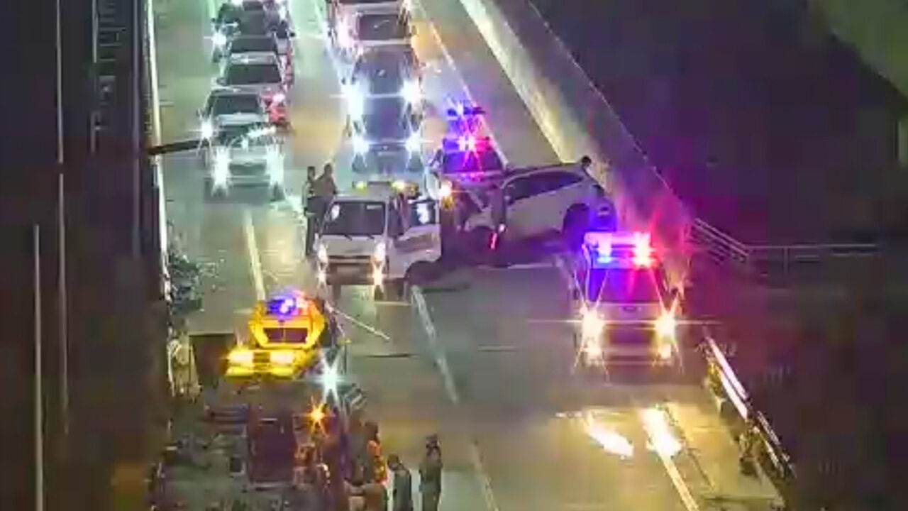 동두천서 SUV가 부대이동하던 장갑차 들이받아…1명 부상