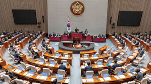 예결위, 내년 예산안 종합질의 이틀차…특활비 등 공방 전망