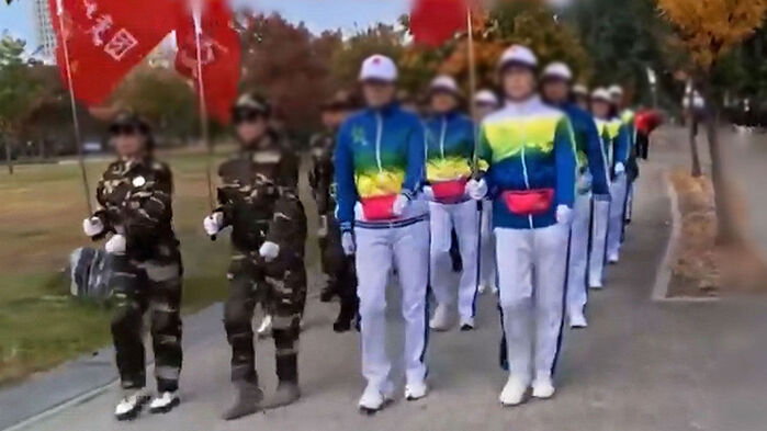 한강에 뜬 중국인들 칼각…군복 행진에 "선 넘었다"