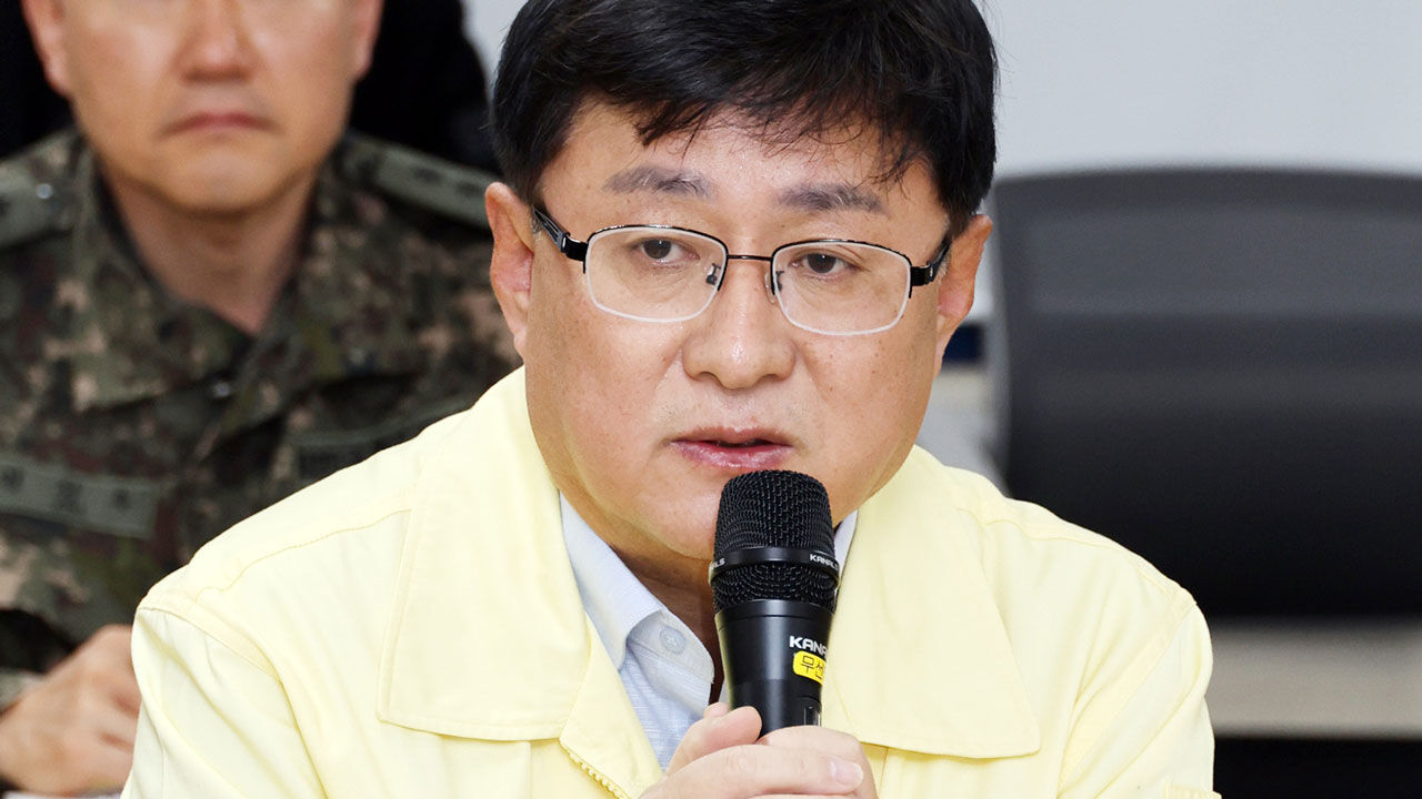 울산화력발전소 보일러 타워 붕괴 사고 중앙사고수습본부는 7일 울산시 안전보건공단 울산지사에서 대책 회의를 열었다. 회의에서 김성환 기후에너지환경부 장관이 발언하고 있다. 2 (사진=연합뉴스)